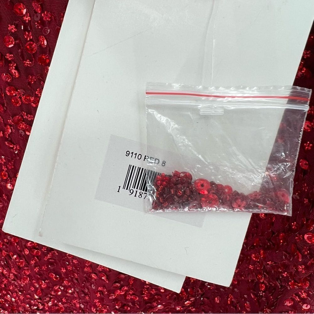 Mac Duggal Sequin/Bead Dress
Size 8 - Picture 6 of 6
